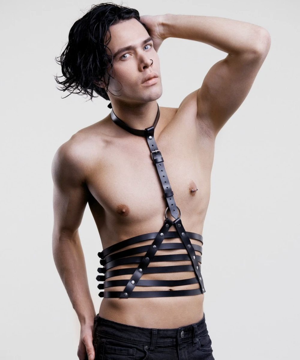 Ethan Портупея